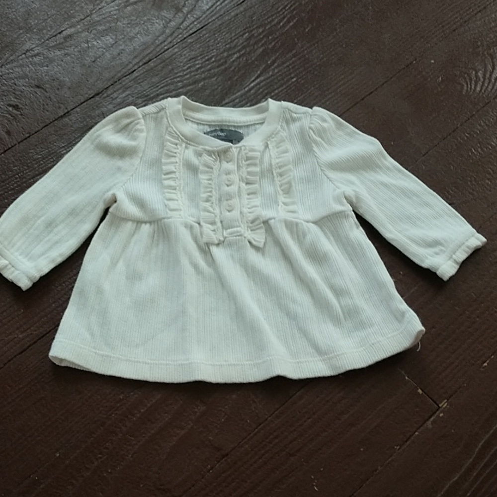 Baby Gap top size 0-3 months